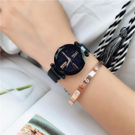 Deffrun Magnetic Attraction Clasp Women Wrist Watch Shining Dial Face Casual Style 5 Pcs Quartz Watch, W937